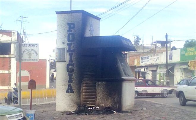 Police post burned in Huajuapan following Chava's murder.